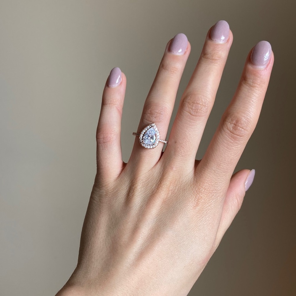 Everly The Gemma Ring (2.3 Carats)
